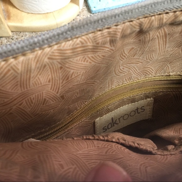 Sold SAKROOTS crossbody bag good condition - Picture 5 of 10